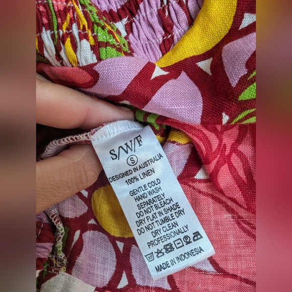 SWF Frida Exaggerated Puff Sleeve Floral Top - Picture 4 of 11